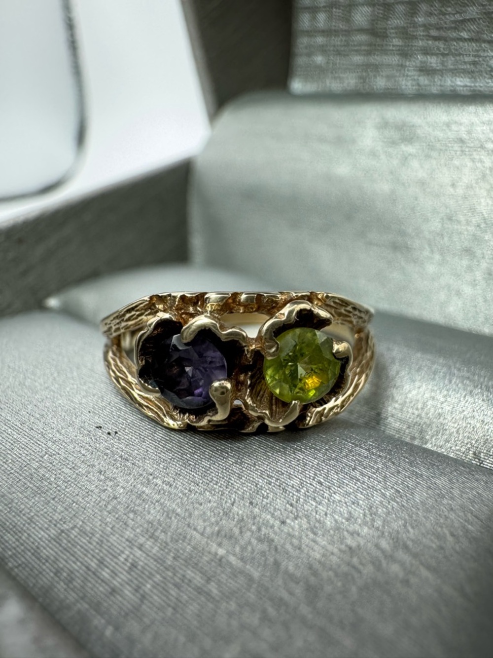 10K Solid Gold Vintage Ornate Estate Lime & Lavender Spinel Ring sz 6.75 3.1g